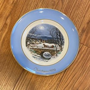 Vintage Avon 1979 Christmas plate